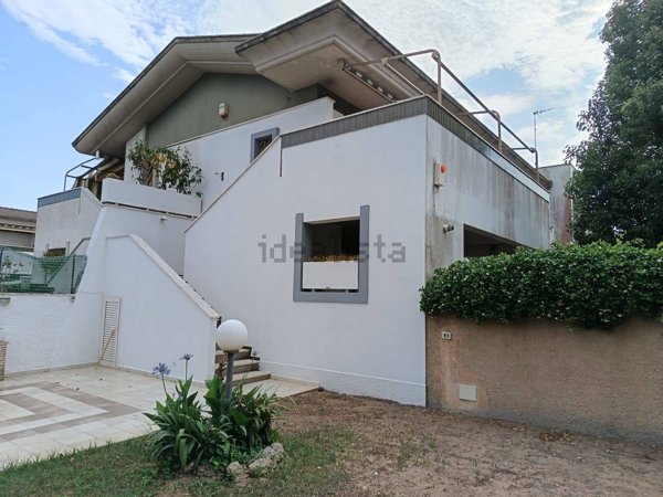 casa indipendente in vendita ad Anzio in zona Villa Claudia