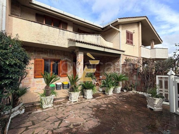 casa indipendente in vendita ad Anzio