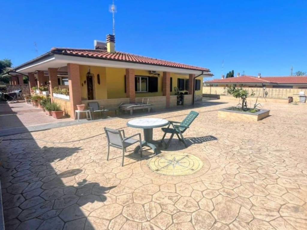 casa indipendente in vendita ad Anzio in zona Marechiaro