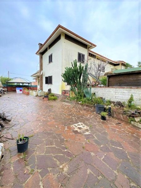 casa indipendente in vendita ad Anzio in zona Villa Claudia