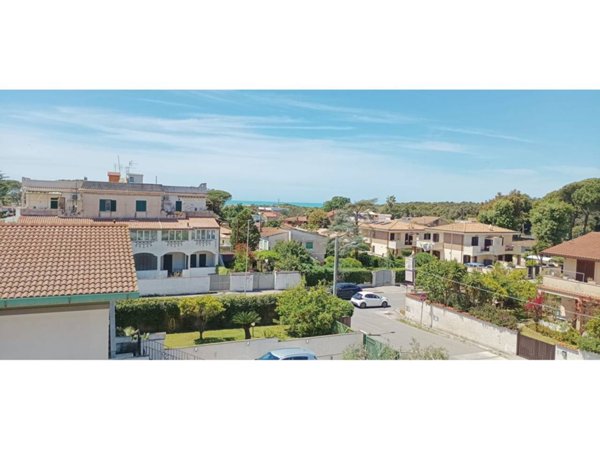 casa indipendente in vendita ad Anzio in zona Villa Claudia