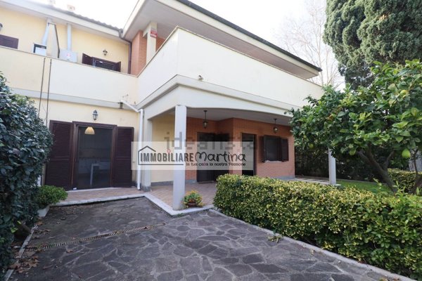 casa semindipendente in vendita ad Anzio in zona Mare