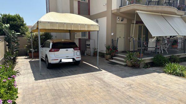 casa indipendente in vendita ad Anzio in zona Anzio Colonia