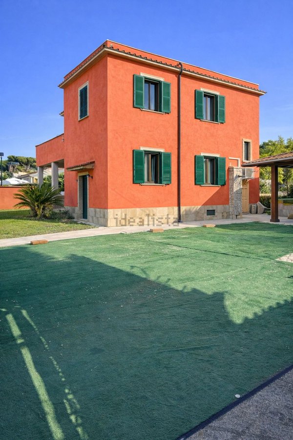 casa indipendente in vendita ad Anzio in zona Villa Claudia