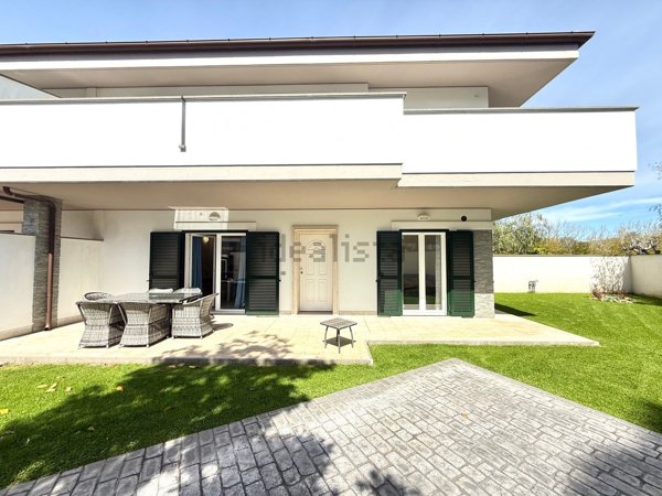 casa indipendente in vendita ad Anzio in zona Mare