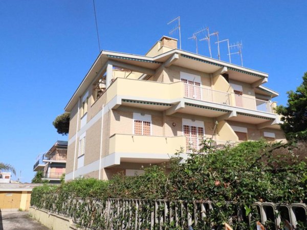 appartamento in vendita ad Anzio in zona Mare