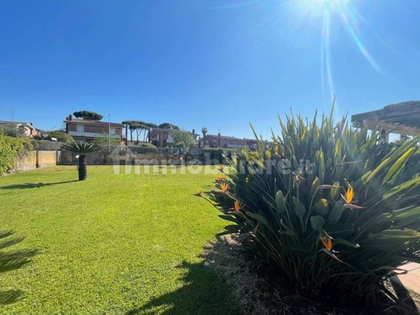 casa indipendente in vendita ad Anzio in zona Mare