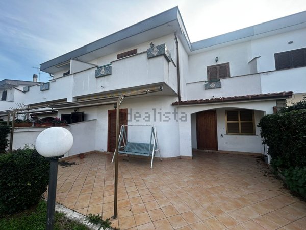 casa indipendente in vendita ad Anzio in zona Villa Claudia