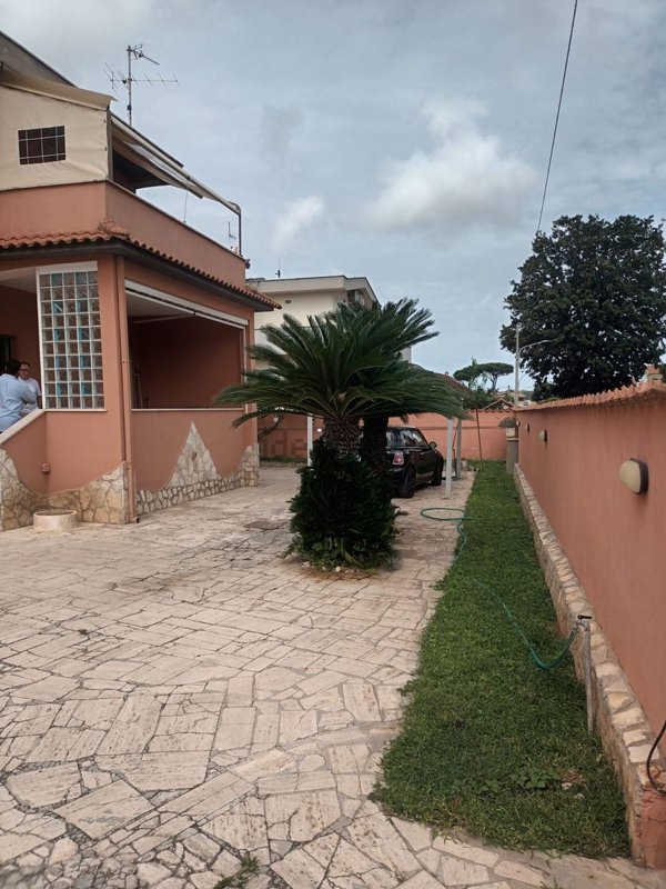 casa indipendente in vendita ad Anzio