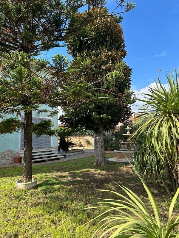 casa indipendente in vendita ad Anzio in zona Villa Claudia