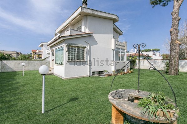 casa indipendente in vendita ad Anzio in zona Villa Claudia