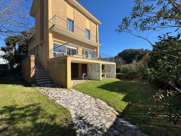 casa indipendente in vendita ad Anzio in zona Mare