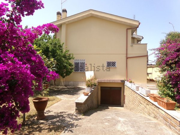 casa indipendente in vendita ad Anzio in zona Villa Claudia