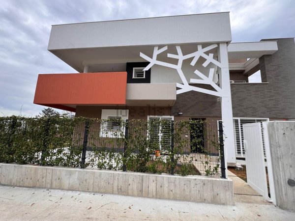 casa indipendente in vendita ad Anzio in zona Mare