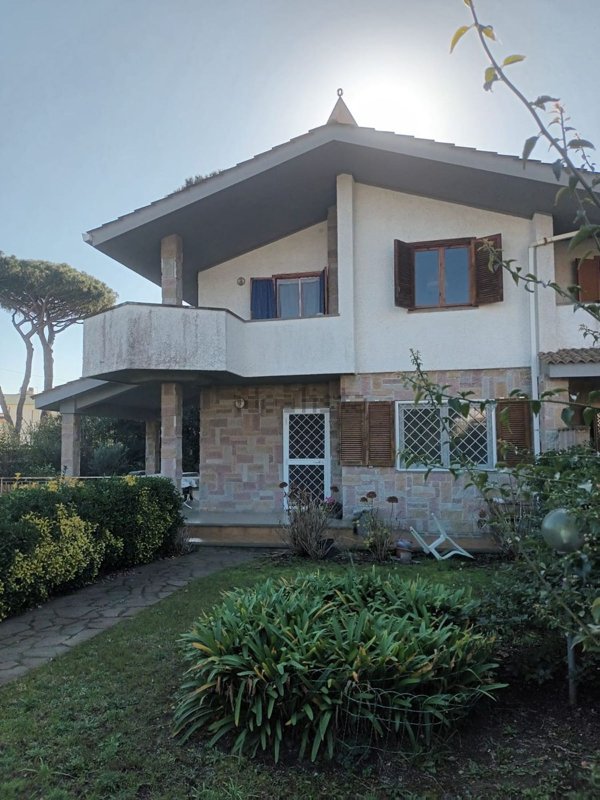 casa indipendente in vendita ad Anzio