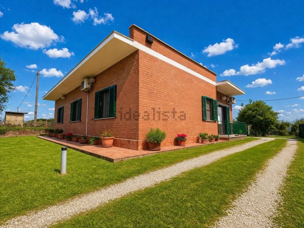 casa indipendente in vendita ad Anzio in zona Villa Claudia