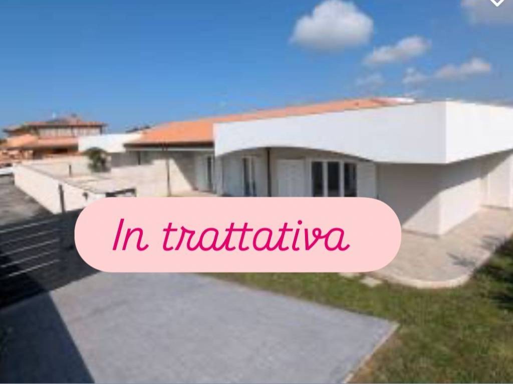 casa indipendente in vendita ad Anzio in zona Mare