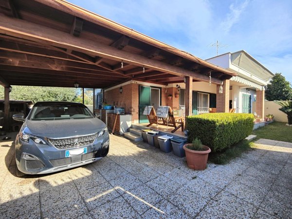 casa indipendente in vendita ad Anzio
