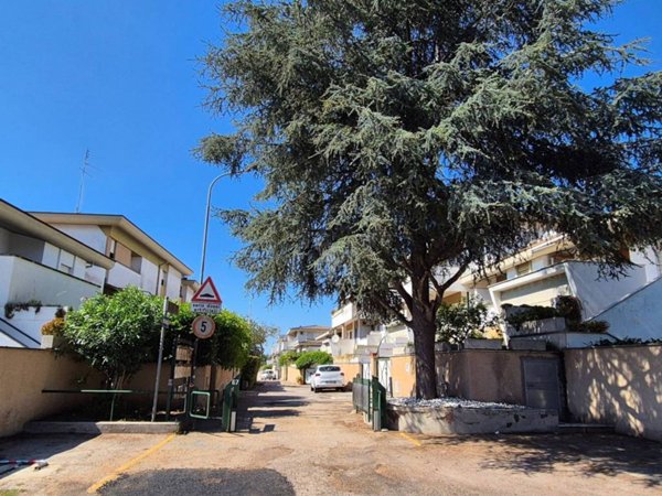 casa indipendente in vendita ad Anzio in zona Mare