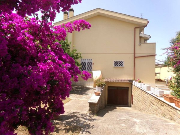 casa indipendente in vendita ad Anzio in zona Cincinnato