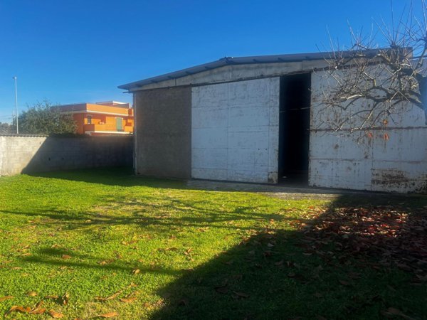 locale di sgombero in vendita ad Anzio