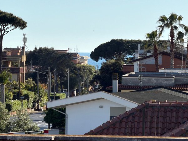 appartamento in vendita ad Anzio in zona Mare