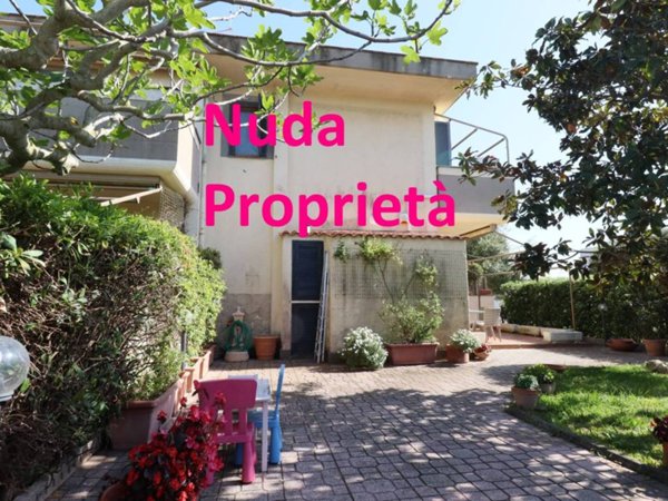 casa indipendente in vendita ad Anzio in zona Cincinnato