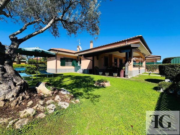 casa indipendente in vendita ad Anzio in zona Stazione
