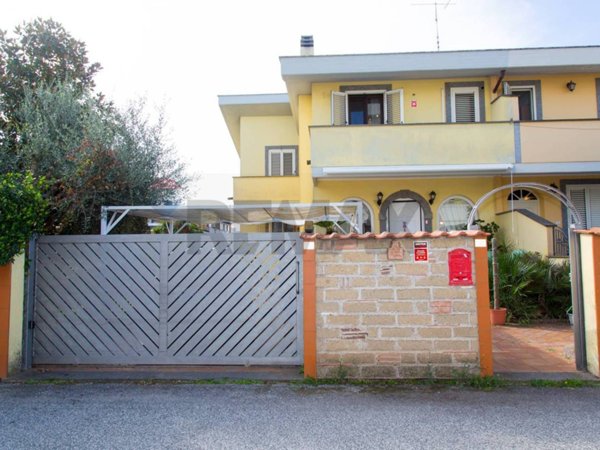 casa indipendente in vendita ad Anzio in zona Stazione