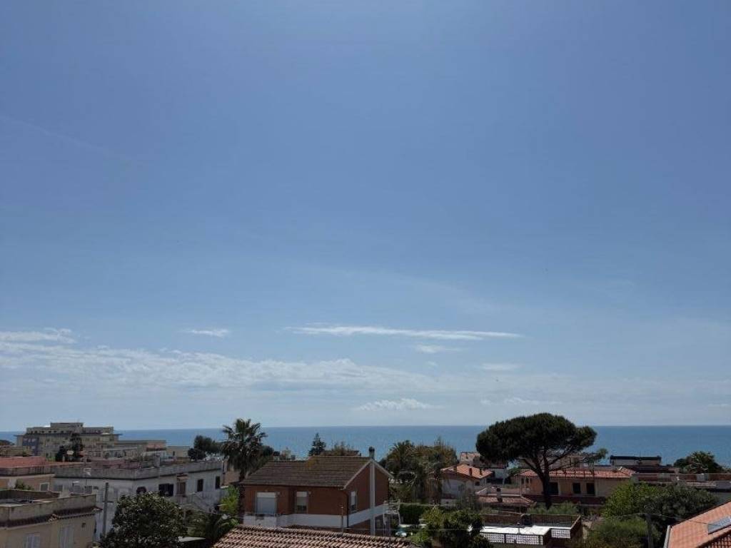 appartamento in vendita ad Anzio in zona Marechiaro
