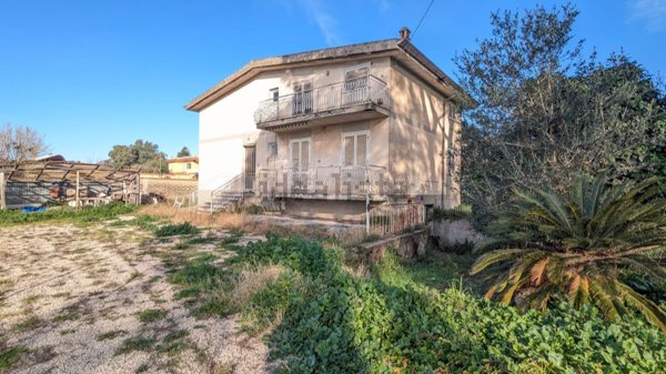 casa indipendente in vendita ad Anzio