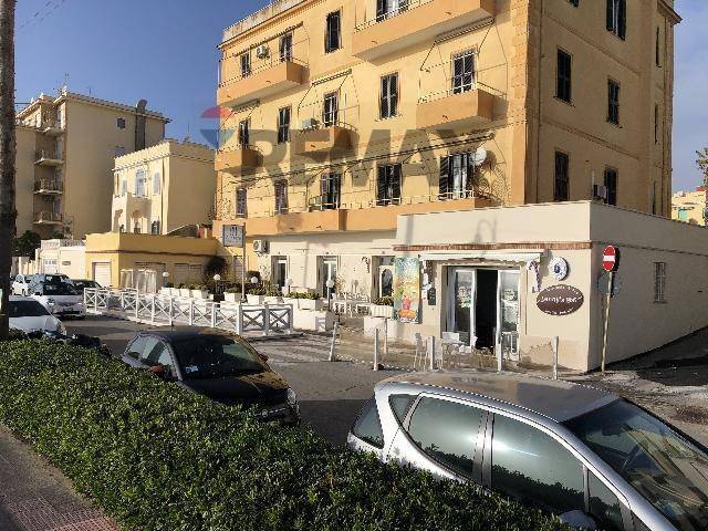 negozio in vendita ad Anzio in zona Mare