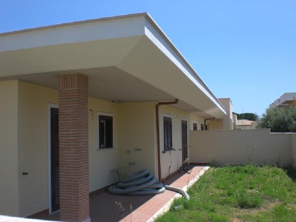 casa indipendente in vendita ad Anzio in zona Villa Claudia