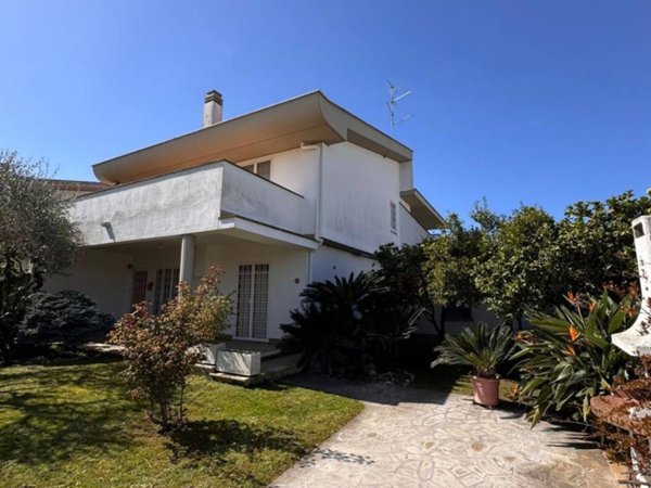 casa indipendente in vendita ad Anzio in zona Mare