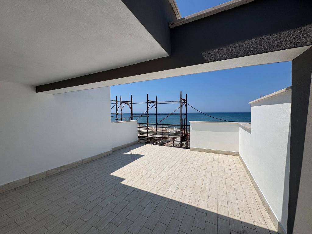 appartamento in vendita ad Anzio in zona Mare