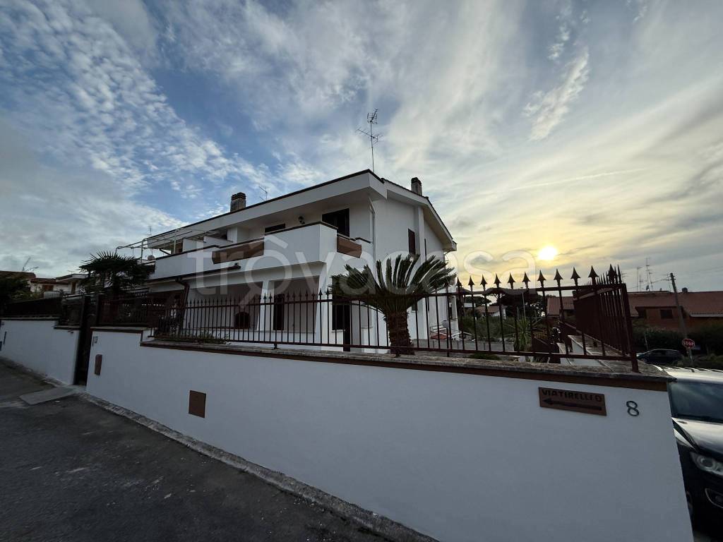 casa indipendente in vendita ad Anzio in zona Villa Claudia
