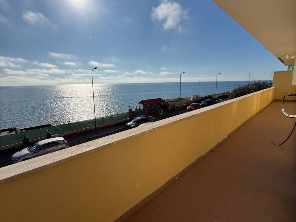 appartamento in vendita ad Anzio in zona Mare