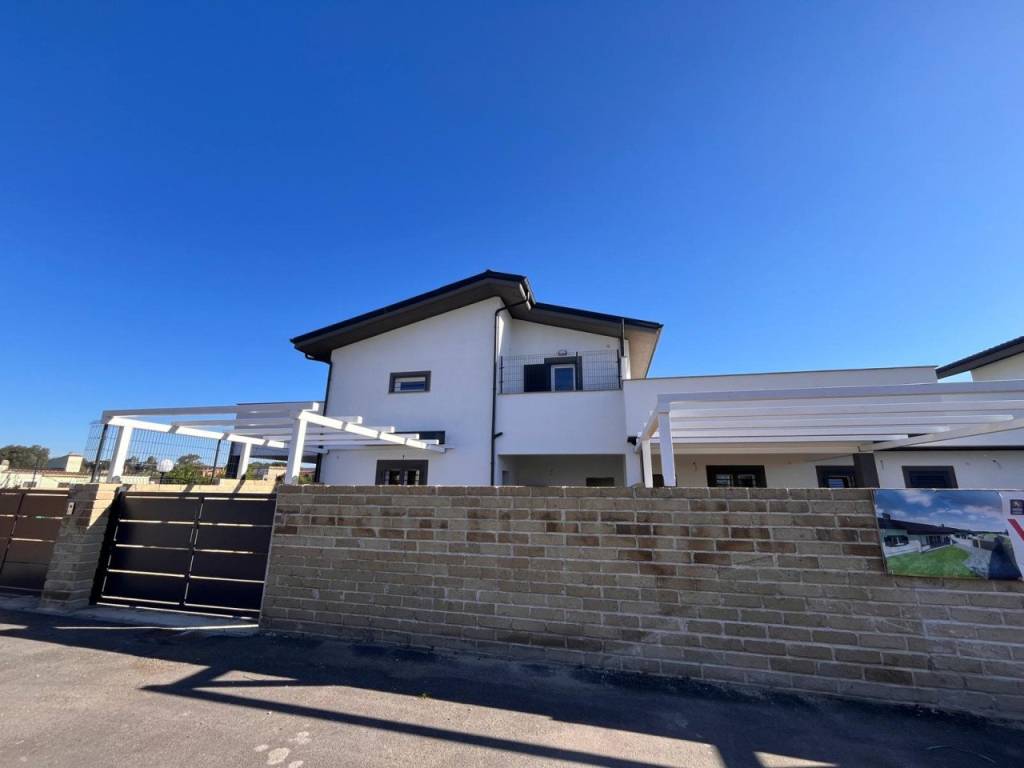 casa semindipendente in vendita ad Anzio in zona Mare