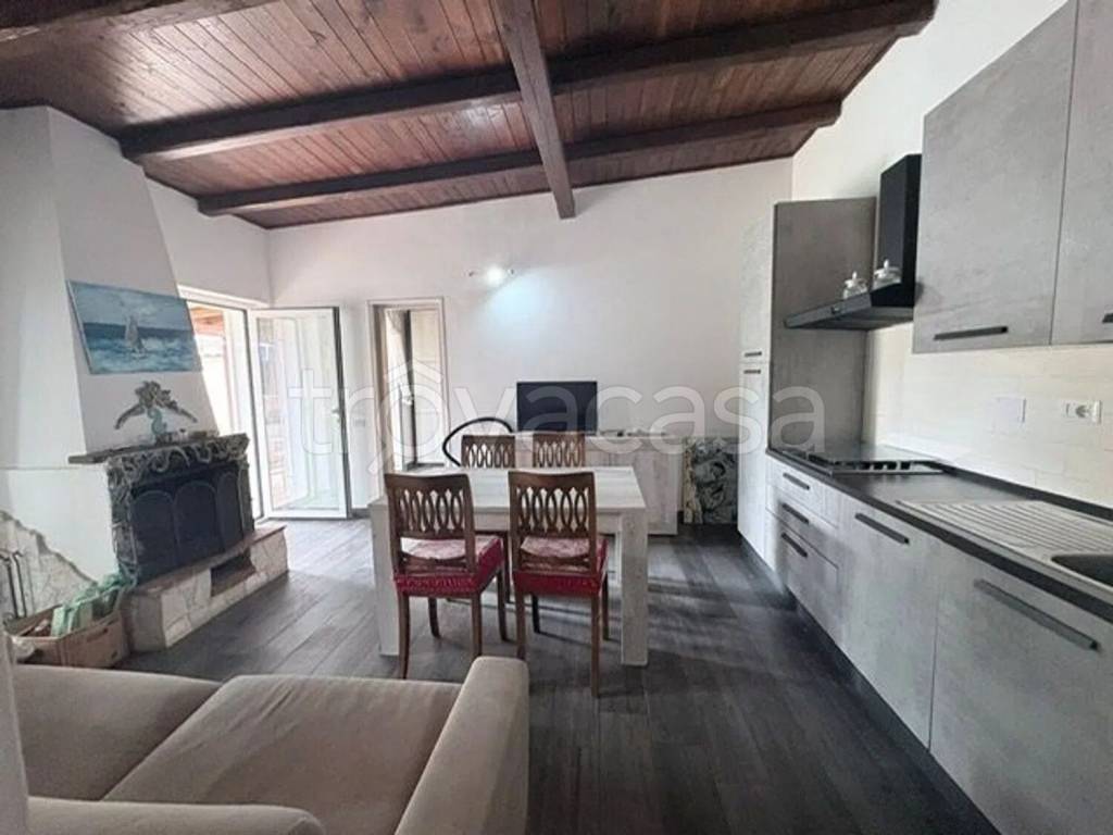 casa indipendente in vendita ad Anzio in zona Mare
