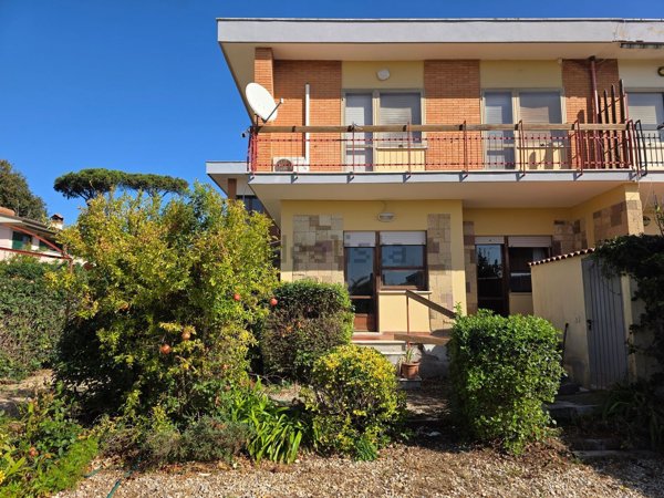 casa indipendente in vendita ad Anzio in zona Mare