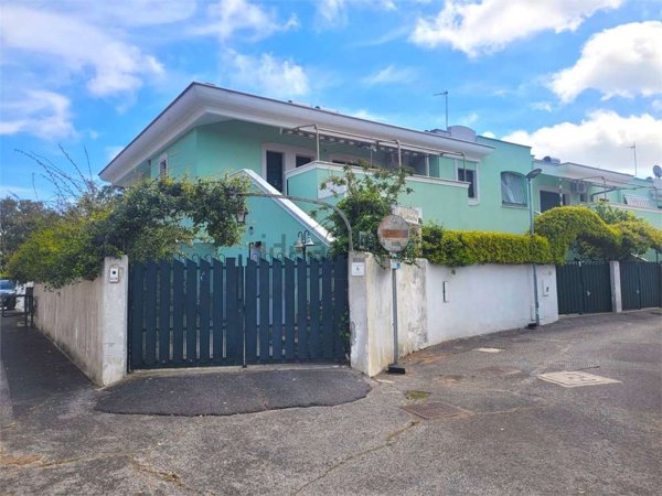 appartamento in vendita ad Anzio in zona Villa Claudia