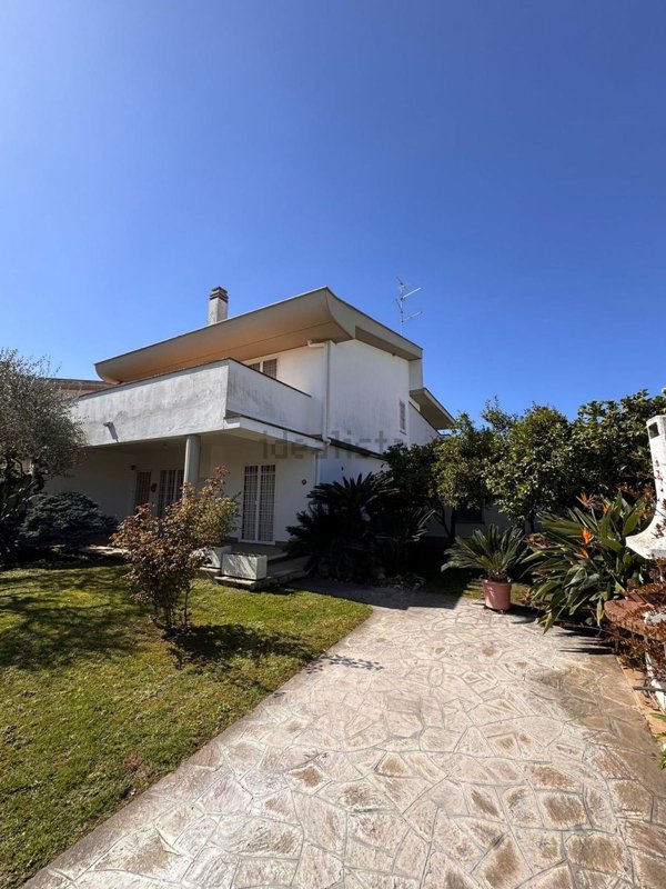 casa indipendente in vendita ad Anzio