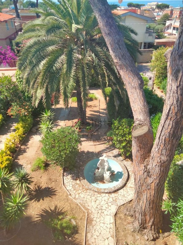 casa indipendente in vendita ad Anzio in zona Marechiaro