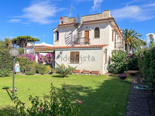 casa indipendente in vendita ad Anzio