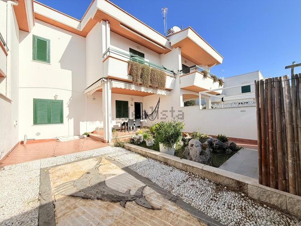casa indipendente in vendita ad Anzio in zona Cincinnato