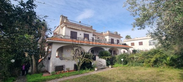 casa indipendente in vendita ad Anzio