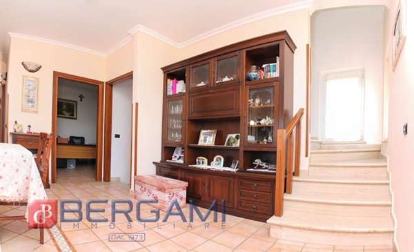 casa indipendente in vendita ad Anzio in zona Mare