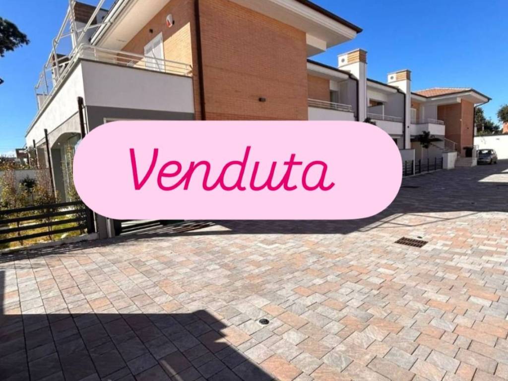 appartamento in vendita ad Anzio in zona Mare