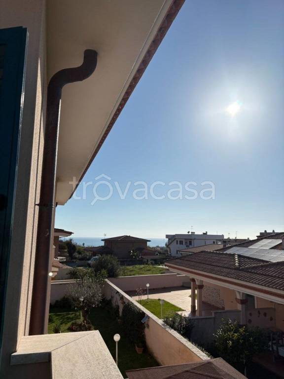 casa indipendente in vendita ad Anzio in zona Villa Claudia