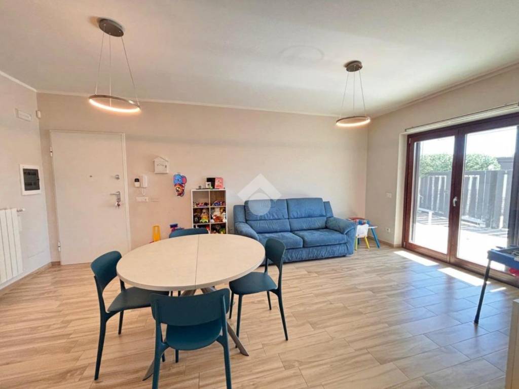 casa indipendente in vendita ad Anzio in zona Villa Claudia